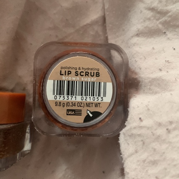 Tree Hut Sugar Lips Lip Scrub - Picture 3 of 3